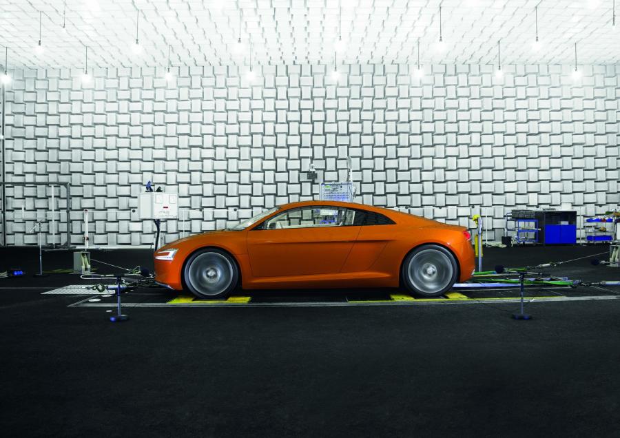  Audi e-Tron Soundcheck 2010 года  (фото 1 из 3)